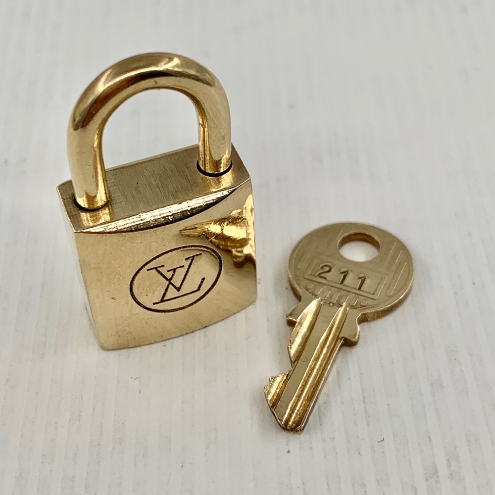 Authentic Vintage VGUC Louis Vuitton LV Lock & Key - #211 - Picture 2 of 5